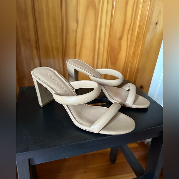 🎊Host pick ☺️🎊NWOT Veronica beard heels - Picture 2 of 3